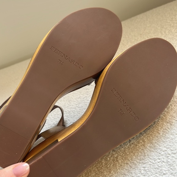 Women’s Bernardo Sandals - Picture 5 of 8